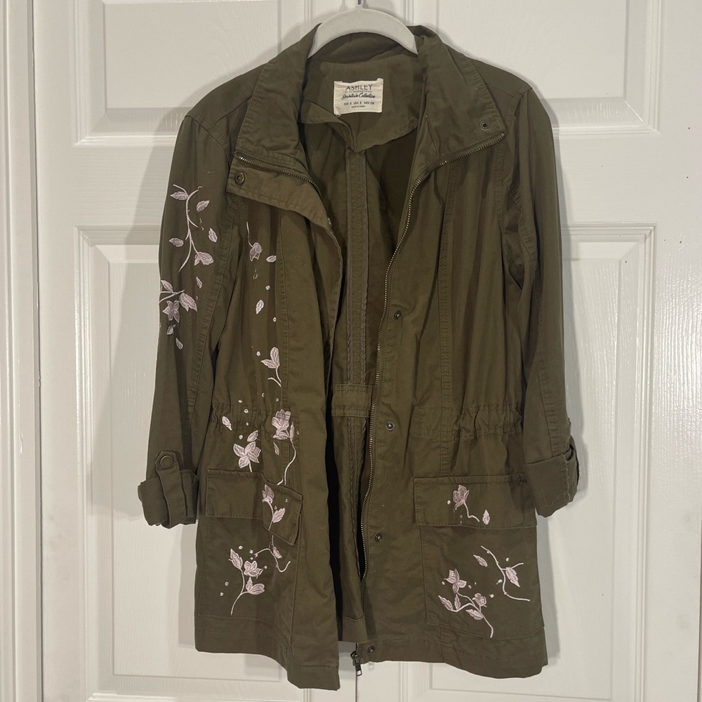 ASHLEY BY 26 INTERNATIONAL Juntown Collection light jacket